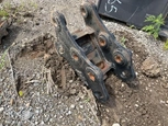 Used 2022 Takeuchi Coupler TB230